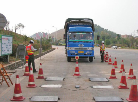 軸重秤-高速公路交警專用地磅、便攜式公路超載檢測系統(tǒng)